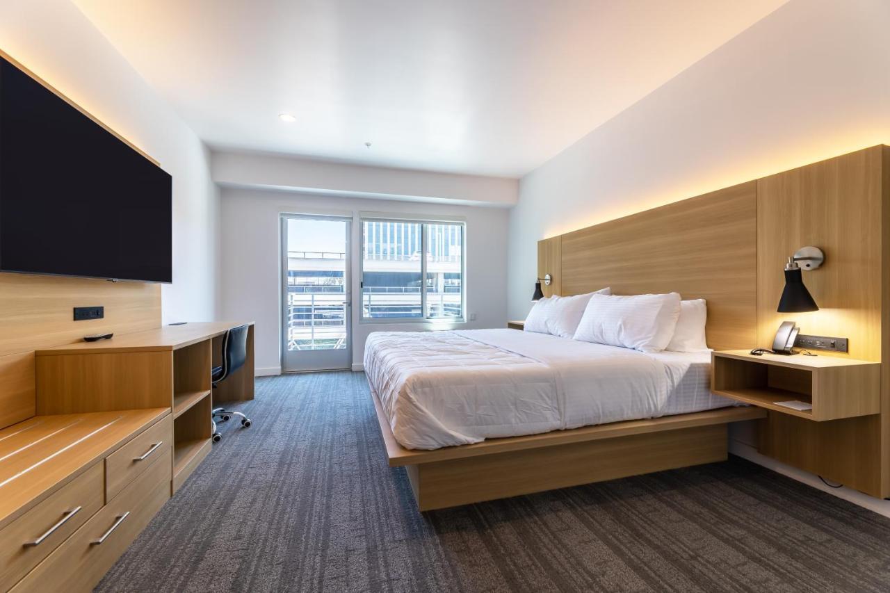 Hotel Mai Downtown Лонг Бийч Стая снимка